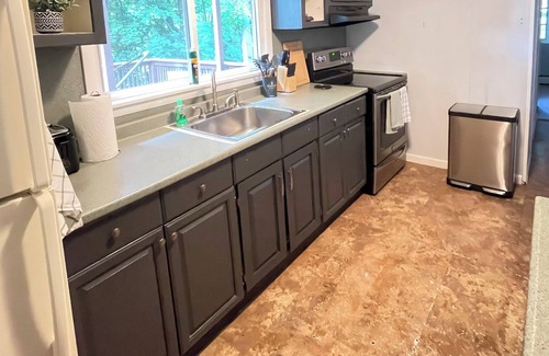 Kent Lakes House | DRV Lake Carmel retreat