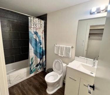 North Central Edmonton Apartment | Dt 1Bed 1bath Cozy Suite 8 Min Walk To Arena