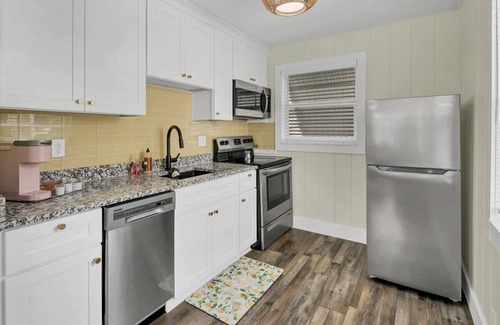 Safety Harbor House | DT 2BR Getaway | Wi-Fi + Coastal Comfort