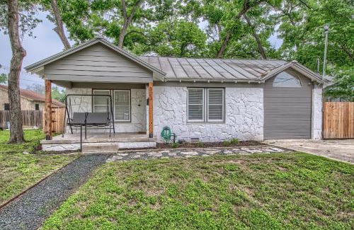 New Braunfels House | DT 323 Kessler Cottage