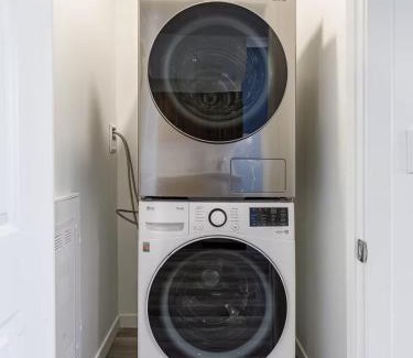 Downtown Edmonton Apartment | DT Edmonton King Suite with Parking & 100 Walk Score