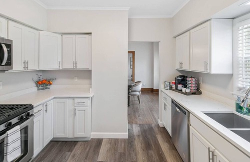Libertyville Apartment | DT Libertyville Home w/Arcade PacMan by Navy Base