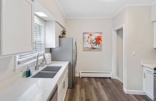 Libertyville Apartment | DT Libertyville Home w/Arcade PacMan by Navy Base