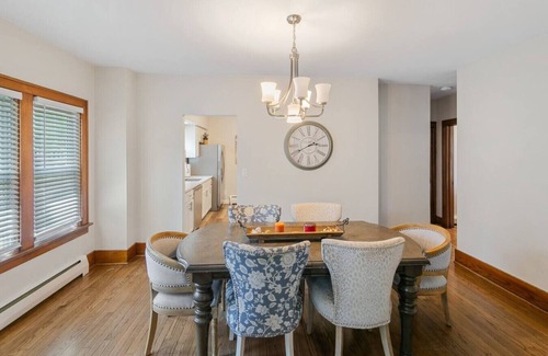Libertyville Apartment | DT Libertyville Home w/Arcade PacMan by Navy Base