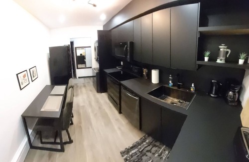 Sudbury Apartment | DT modern 2 bedroom Apt - Laundry+Parking