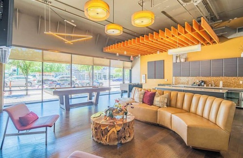 Evans Churchill Apartment | DT PHX Apt | Balcony, W/D Gym, Pool & Parking
