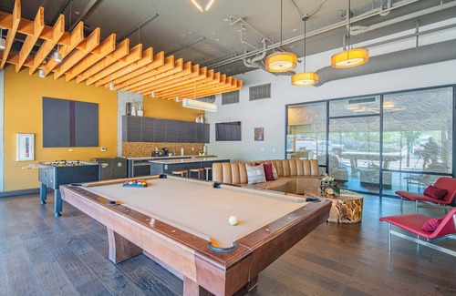 Evans Churchill Apartment | DT PHX Apt | Balcony, W/D Gym, Pool & Parking