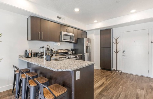 Rio Grande Apartment | DT SLC | Gym | Fire Pit | Parking | Walk Score 90