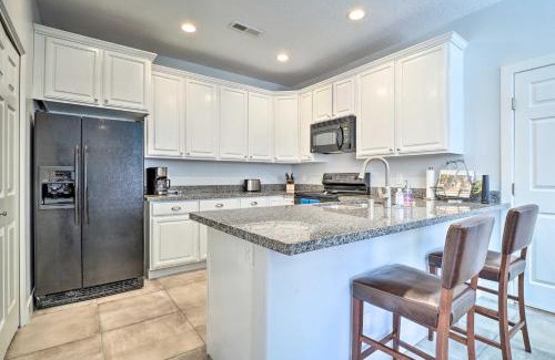 Mesquite Apartment | Dtwn Mesquite Condo with Resort Pool Golf and Gamble!