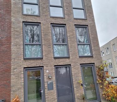 Bijlmer-Centrum House | Dubbelink 3A