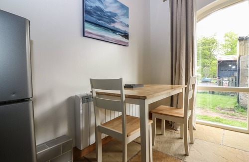 Berwick-upon-Tweed Cottage | DUBH SGEIR ANNEX, romantic, character holiday cottage in Chirnside