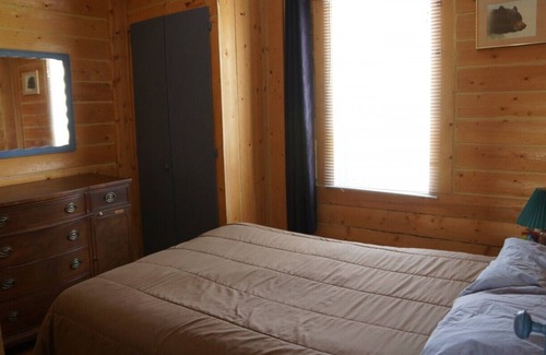 Timiskaming District House | Dublin Bay Lodge - Larder Lake