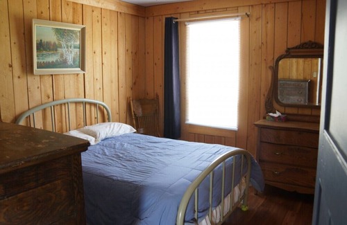 Timiskaming District House | Dublin Bay Lodge - Larder Lake
