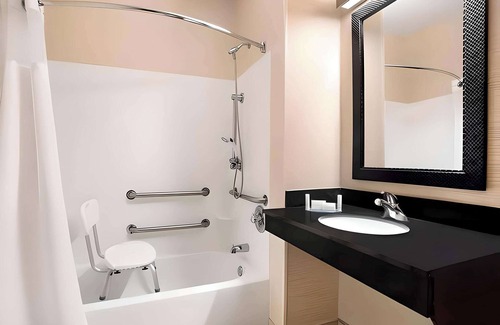 Dubuque Hotel | Dubuque Inn & Suites
