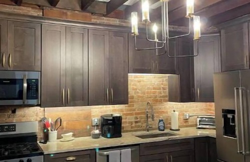 Dubuque House | Dubuque Luxury 2 BDR House Parking Millwork
