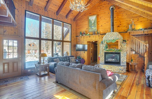 Duck Creek Village Cabin | Duck Creek Village w/ Grill: Escape to Paradise