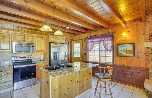 Duck Creek Village Cabin | Duck Creek Village w/ Grill: Escape to Paradise
