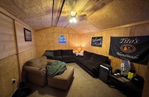 Grubbs Cabin | Duck Hunters Paradise: Charming 2-bedroom lodge in lovely Grubbs Arkansas.