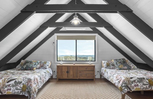 Smiths Gully Apartment | Duck'n Hill Farm Studio with City Views - 5 Stars on Airbnb