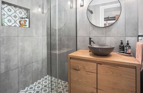 Smiths Gully Apartment | Duck'n Hill Farm Studio with City Views - 5 Stars on Airbnb