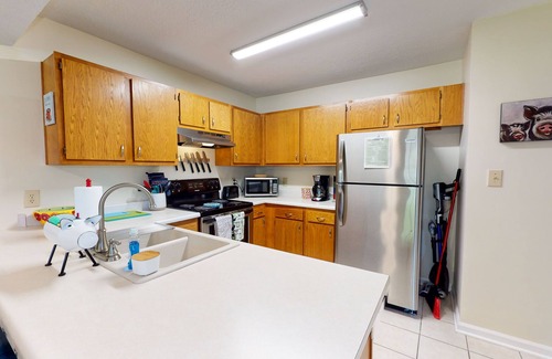 Georgetown House | Dude and Momo's <10 Mins to KY Horse Park!