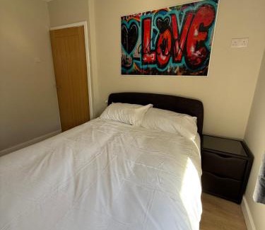 Oldbury Apartment | Dudley, Birmingham and Wolverhampton Contractor and Family Stay B69