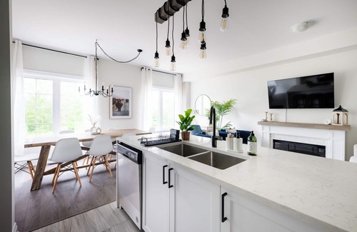 Shelburne House | Dufferin Retreat - Centrally Located, close to Parks, Trails and Local Shops
