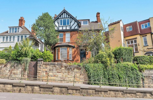 Darley Abbey Apartment | Duffield Road - Picturesque 1bed Apt. on the edge of River with shower over bath