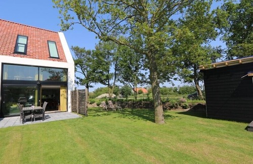 Renesse Villa | Duinhuis 11 modern holiday villa right at the North Sea dunes