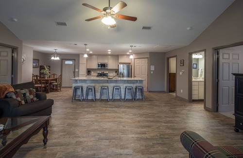 Canyon Lake House | Duke's Horseshoe House - on the Guadalupe River, across from Whitewater Amphitheater!