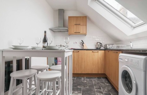 Dunbar Apartment | Dunbar High Street One Bedroom Apartment