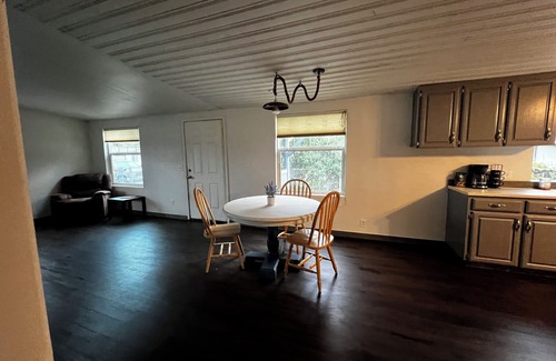 Lakeside House | DUNE ACCESS Cozy and Charming 2bdrm Home in Lakeside