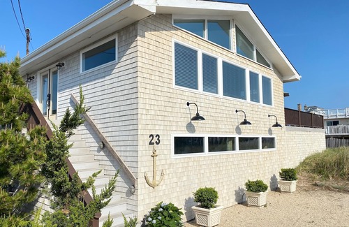 West Hampton Dunes House | 🌞 DUNE ROAD STEPS TO THE OCEAN - 4 BEDROOM HOME ⛱ 🌊