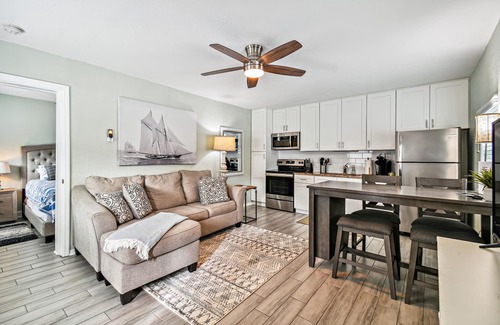 Dunedin Apartment | Dunedin Cottage on Pinellas Trail w/Heated Pool