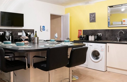 Huntly House | Dunedin House -Contractors - Business Travellers