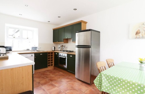 Stonehaven Cottage | DUNNOTTAR WOODS HOUSE, family friendly, with a garden in Stonehaven
