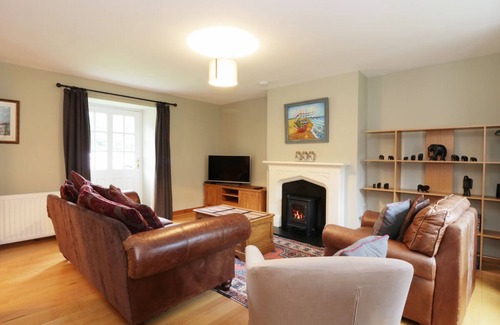 Stonehaven Cottage | DUNNOTTAR WOODS HOUSE, family friendly, with a garden in Stonehaven