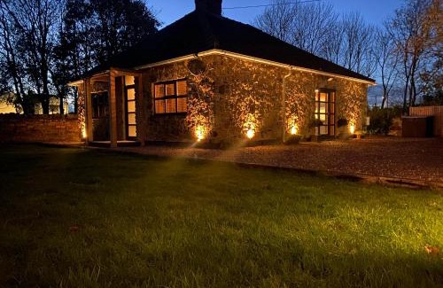 Coxhoe House | Dunromin Cottage, Hot Tub & Garden