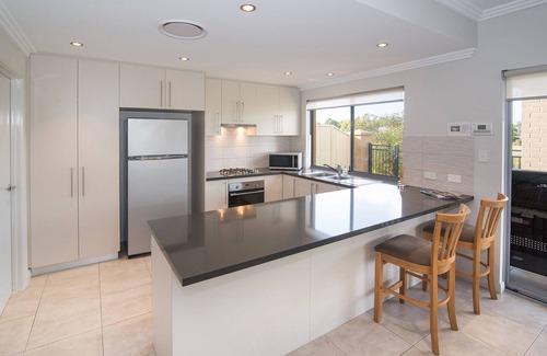 Dunsborough House | Dunsborough Lakes Escape