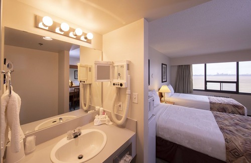 Fairview Hotel | Dunvegan Inn and Suites