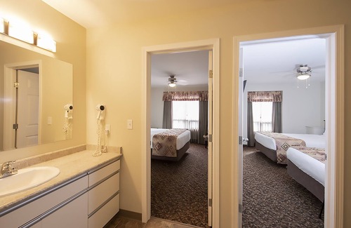 Fairview Hotel | Dunvegan Inn and Suites