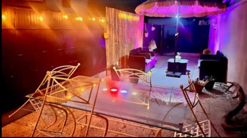Saint-Clement-des-Levees House | Duo exotique au Mirage Tropical en Bord de Loire