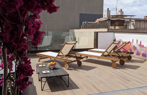 L'Hospitalet de Llobregat Apartment | Duplex apartment with a patio next to FIRA GRAN VIA