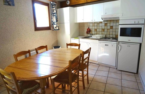 La Chapelle-en-Valgodemard Apartment | Duplex apartment 6/8 people, south east balcony, swimming pool, jacuzzi