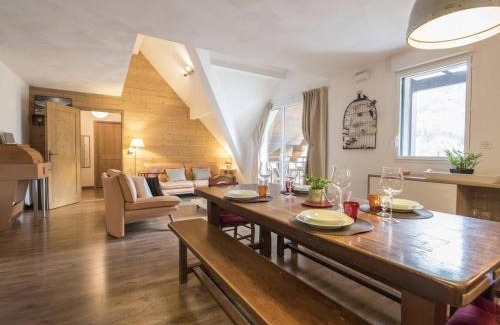 Saint-Lary-Soulan Apartment | Duplex 10 pers, 98m², cœur du village, balcon, proche télécabine et thermes, parking privé, jacuzzi - FR-1-296-340