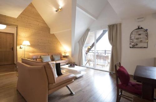 Saint-Lary-Soulan Apartment | Duplex 10 pers, 98m², cœur du village, balcon, proche télécabine et thermes, parking privé, jacuzzi - FR-1-296-340