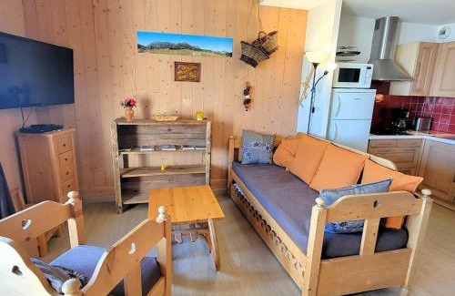 Saint-Michel-de-Chaillol Apartment | Duplex 8/9 pers avec terrasse Sud, proche pistes, Wi-Fi, animaux OK, parking + options - FR-1-393-92