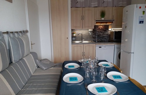 Saint-Cyprien Plage Villa | Duplex Air-conditioned 3*, 6 pers, Swimming pool, Sea 400m, Bicycles, WiFi, Garden, Terrace.