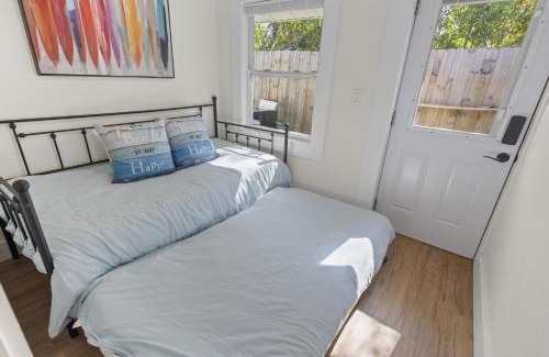 West Bradenton House | Duplex Both Units Dog Near Ami Patio Tv