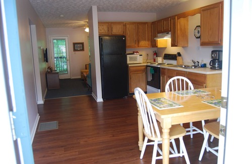 Russell Springs Cabin | Duplex Cabin G & H (Both Sides) @ LakePointe Resort